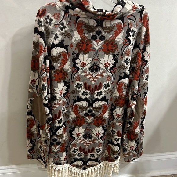 Women’s boutique brand Entro turtle neck tunic. Size large. - Picture 5 of 5